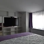 Apartament Magnolia Nearby City Center With Parking