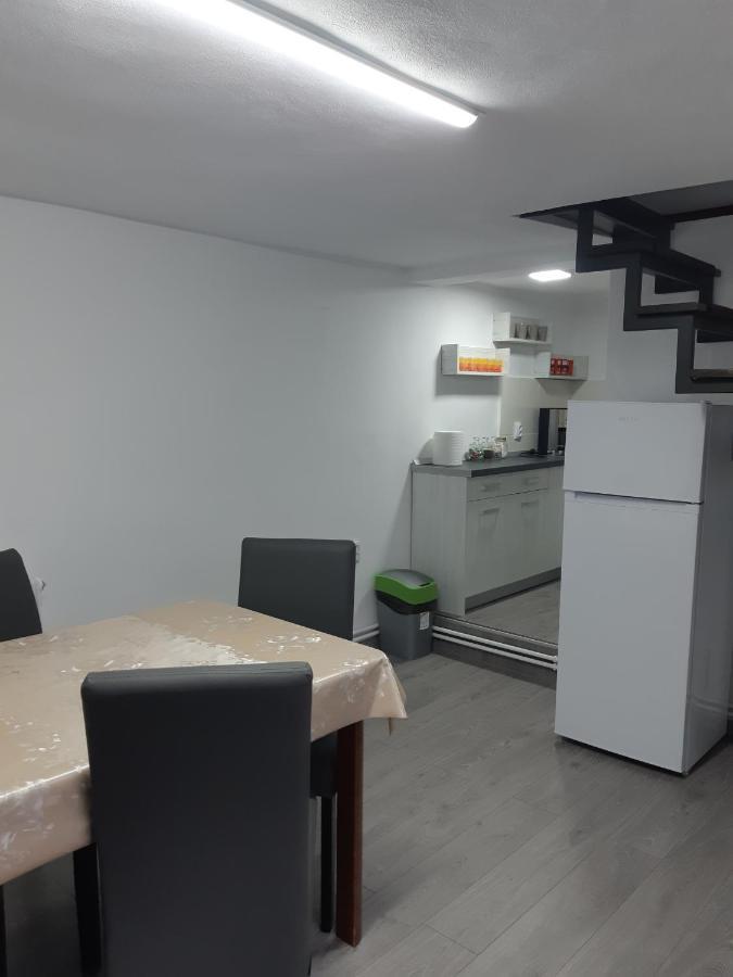 Apartment Magnolia Nearby Center With Parking Sibiu